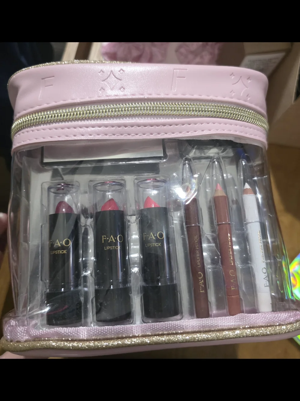 FAO Schwarz Ultimate Makeup Artist Kit 33Pc Set NWOT